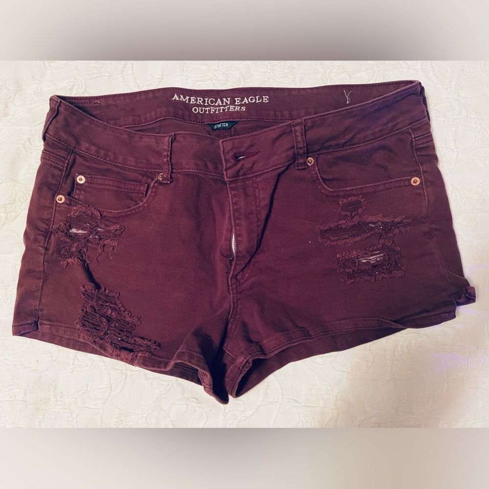 AE shorts ripped maroon sz 16